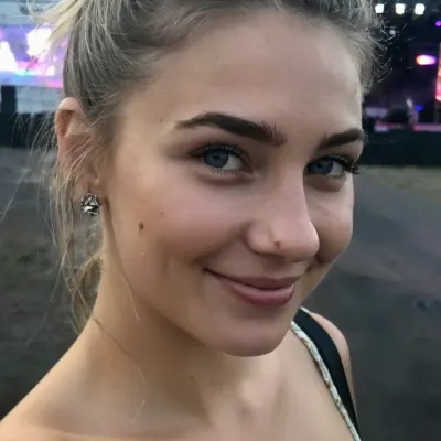 Зульфия, 30